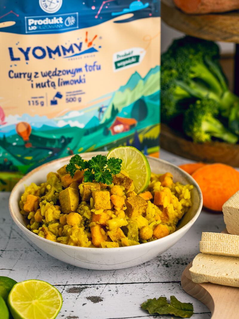Curry z wędzonym tofu i nutą limonki - obrazek 2
