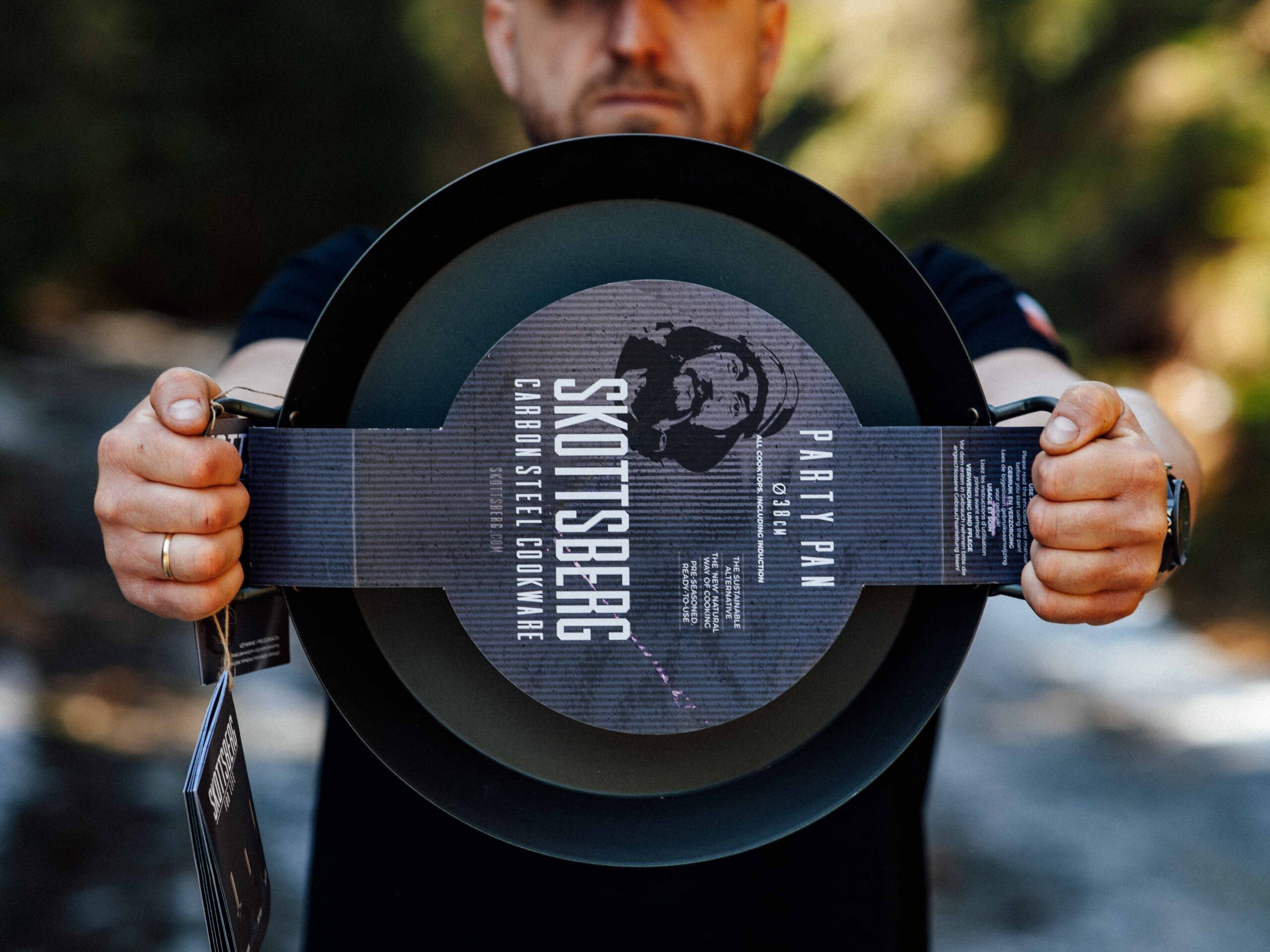 Skottsberg Patelnia z dwoma rączkami ze stali węglowej 38 cm - obrazek 8